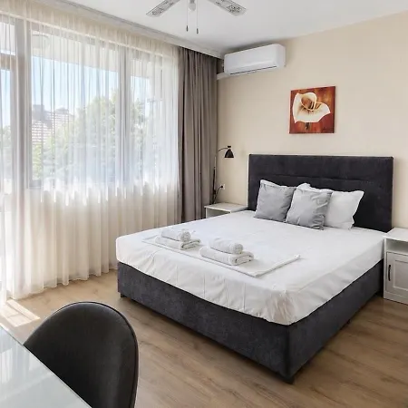 Pensionat Guestrooms Zoya 4*