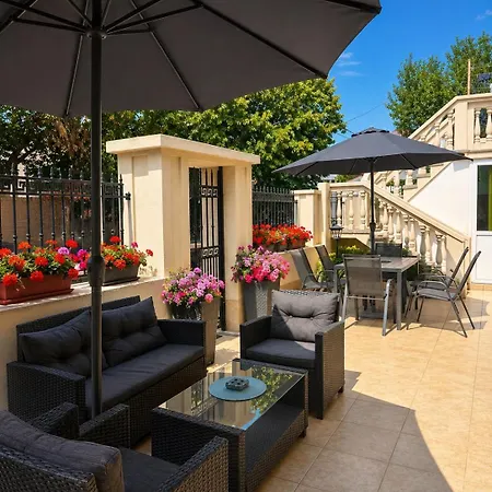 Guestrooms Zoya Guest house 4*